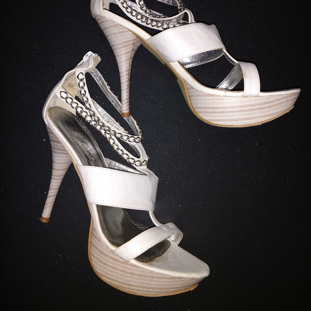 White Strappy Heels with Chain Detail Sz 8.5